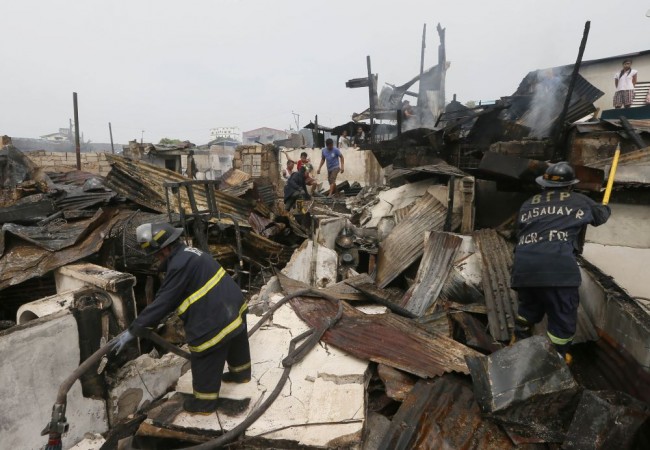 Filipinler'deki yılbaşı kutlamalarında bin ev yandı 5