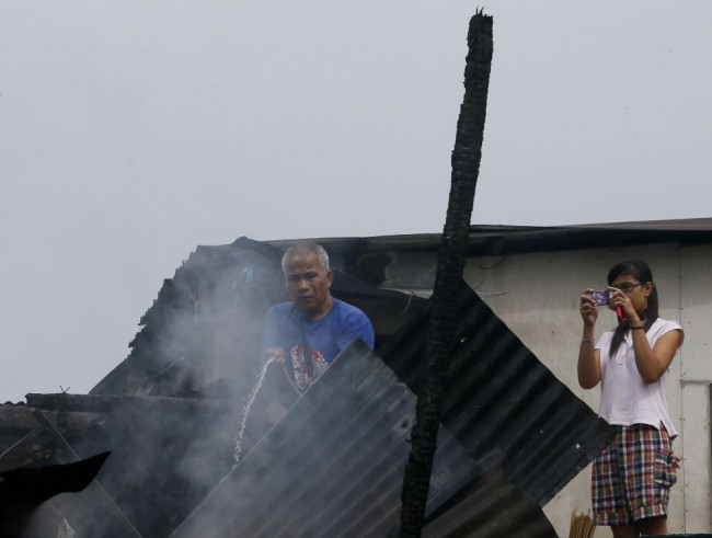 Filipinler'deki yılbaşı kutlamalarında bin ev yandı 8