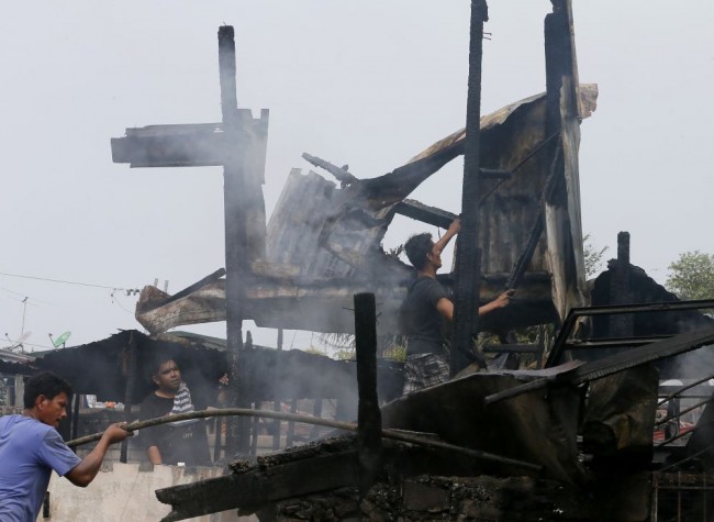 Filipinler'deki yılbaşı kutlamalarında bin ev yandı 9