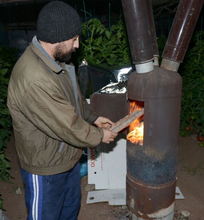 Antalya'da seracılardan 'don nöbeti' 4