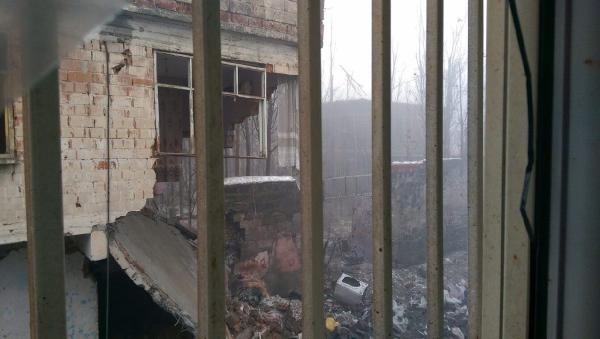 Sur'u harabeye çevirip kaçtılar 25