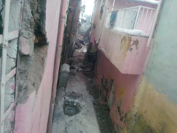 Sur'u harabeye çevirip kaçtılar 29