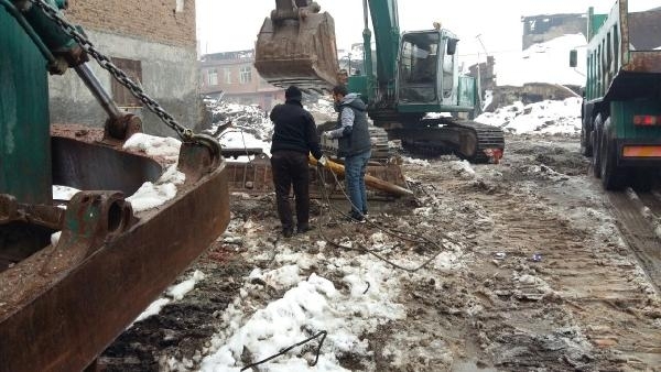 Sur'u harabeye çevirip kaçtılar 7