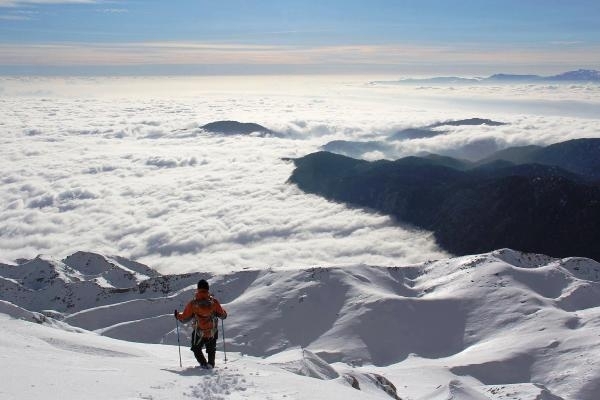 Karlı zirvede adrenalin yürüyüşü 4