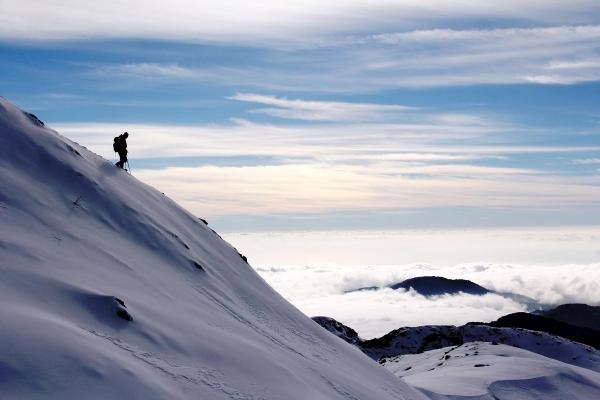 Karlı zirvede adrenalin yürüyüşü 7