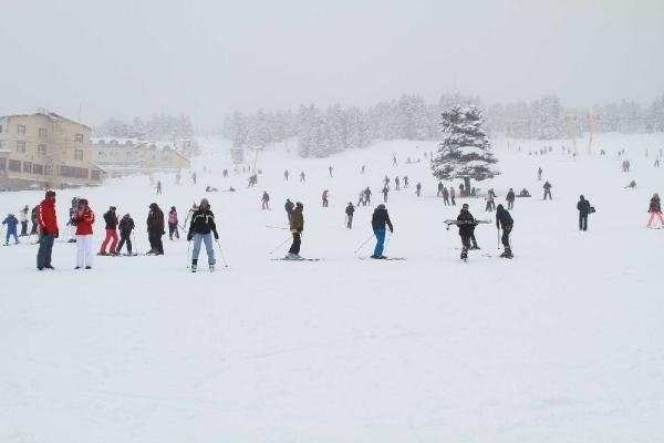 Uludağ'da kar kalınlığı 95 cm oldu turistler akın etti 6