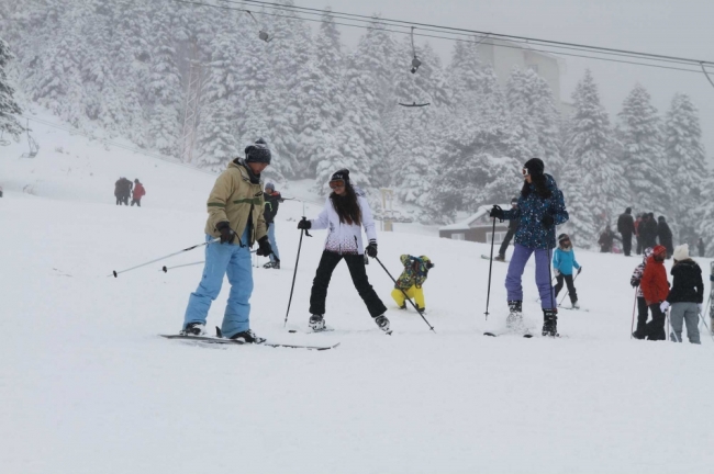 Uludağ'da kar kalınlığı 95 cm oldu turistler akın etti 1