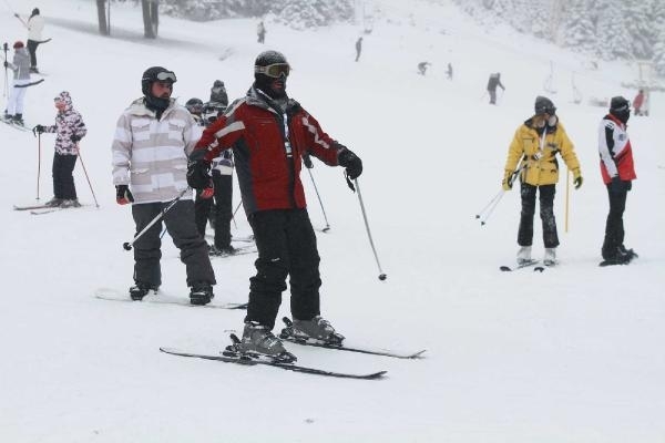 Uludağ'da kar kalınlığı 95 cm oldu turistler akın etti 5