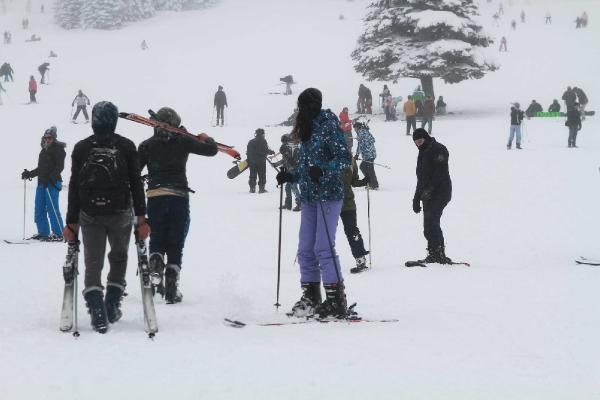 Uludağ'da kar kalınlığı 95 cm oldu turistler akın etti 2