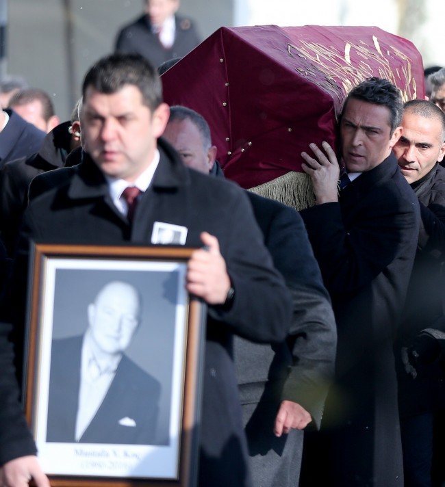 Mustafa Koç çelenklerle uğurlandı 10