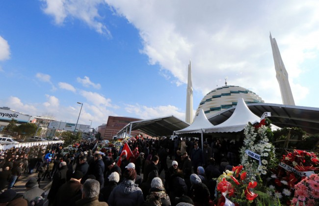 Mustafa Koç çelenklerle uğurlandı 25