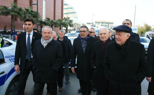 Mustafa Koç çelenklerle uğurlandı 29