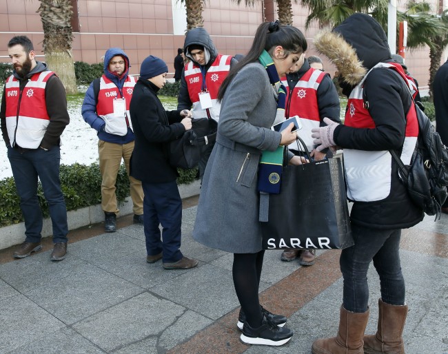 Mustafa Koç çelenklerle uğurlandı 4