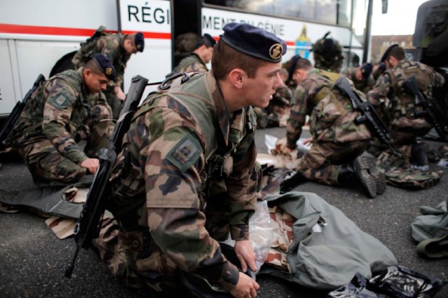 Fransa'da sokaktaki askerlerin günlük maliyeti 1 milyon avro 3