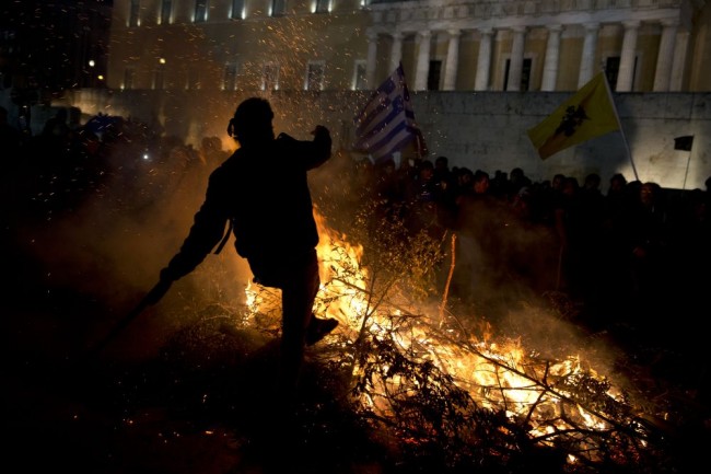 Atina'da traktörlü isyan 2
