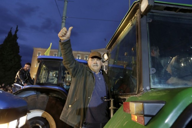 Atina'da traktörlü isyan 3