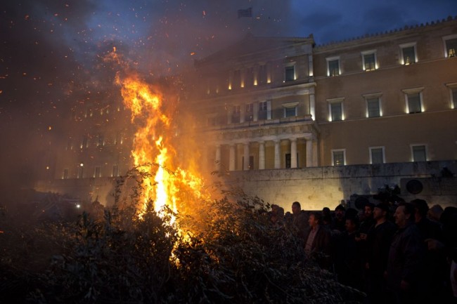 Atina'da traktörlü isyan 5