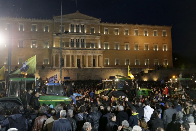 Atina'da traktörlü isyan 4