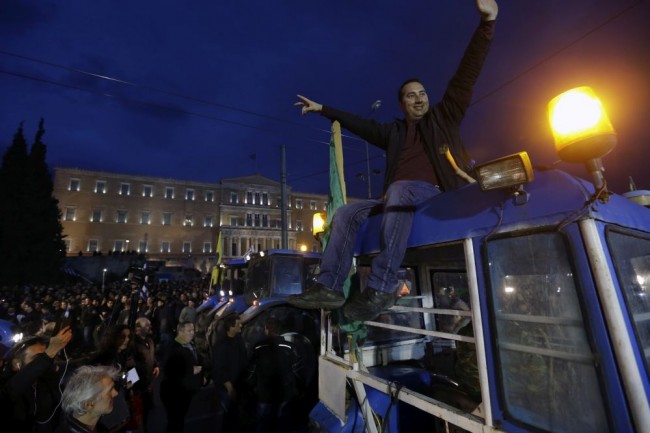 Atina'da traktörlü isyan 11