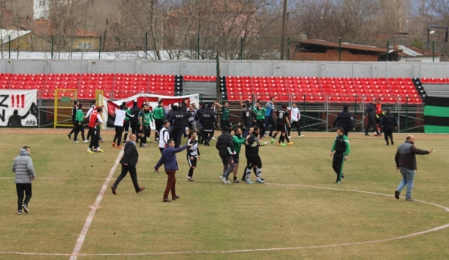 Önce kavga ettiler sonra sarıldılar 5