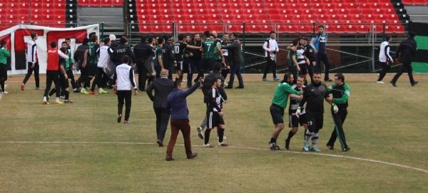 Önce kavga ettiler sonra sarıldılar 4