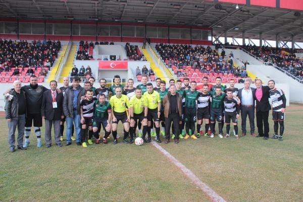 Önce kavga ettiler sonra sarıldılar 1