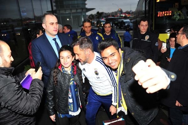 Fenerbahçe Bursa’da çiçeklerle karşılandı 10