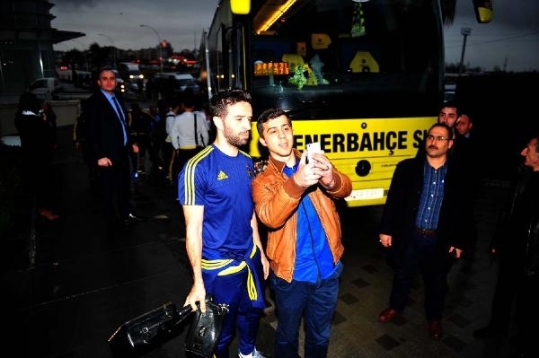 Fenerbahçe Bursa’da çiçeklerle karşılandı 5