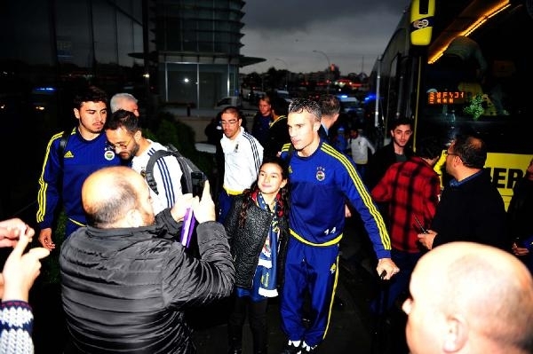 Fenerbahçe Bursa’da çiçeklerle karşılandı 7