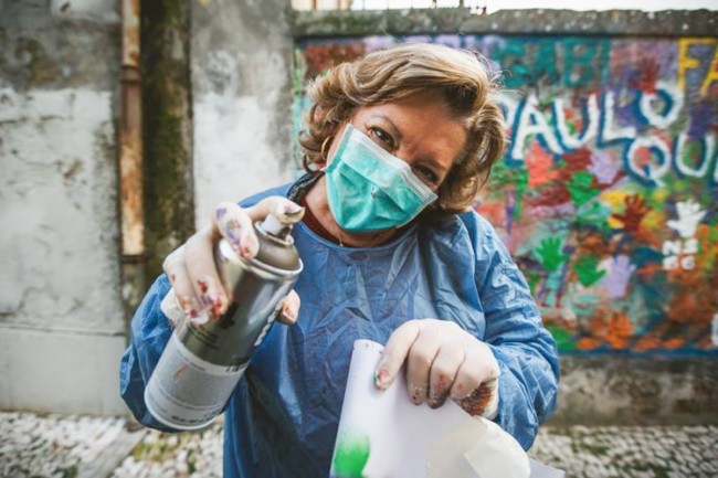 Grafitici babaanne çeteleri Portekiz sokaklarında! 2