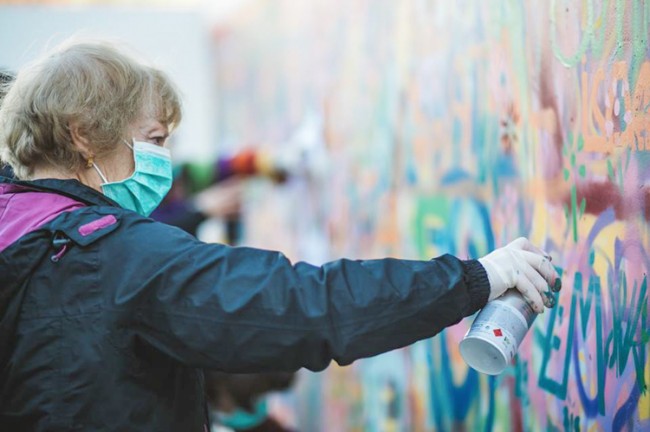 Grafitici babaanne çeteleri Portekiz sokaklarında! 1