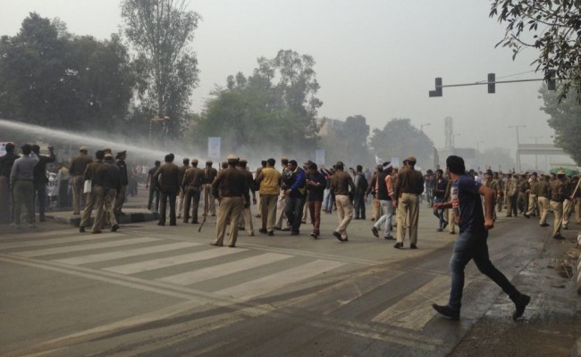 Hindistan'da kast ve su protestoları: 10 ölü 1