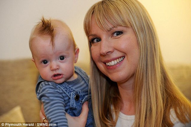 30 haftalık bebeği poşete koydular 4