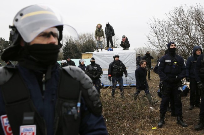 Fransa'da sığınmacı kampı alev alev 15