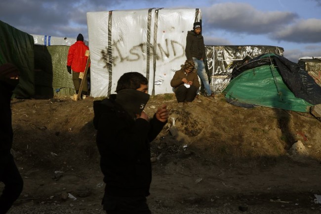 Fransa'da sığınmacı kampı alev alev 14