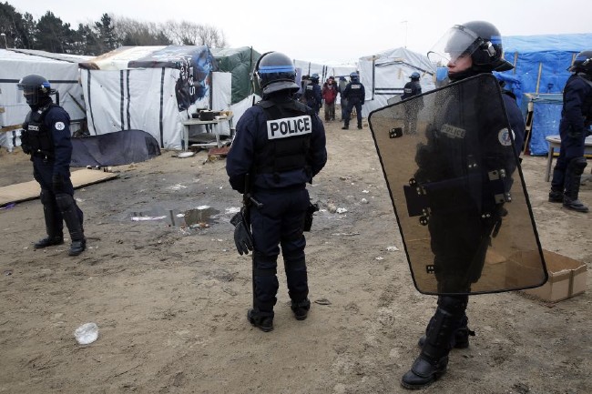 Fransa'da sığınmacı kampı alev alev 20