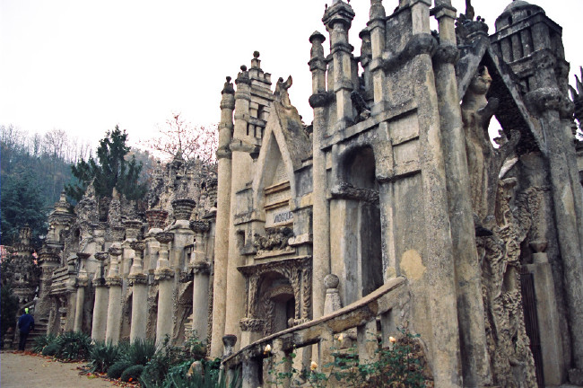 Fransız postacı 33 yıl boyunca topladığı çakıl taşlarından saray yaptı! 6