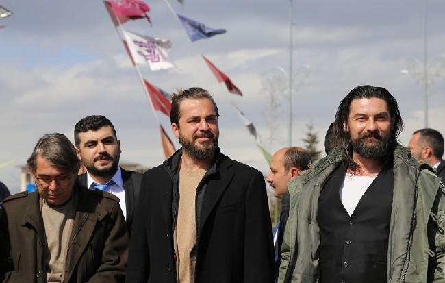 "Diriliş Ertuğrul" ekibine mehteranlı karşılama 7