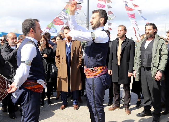 "Diriliş Ertuğrul" ekibine mehteranlı karşılama 18