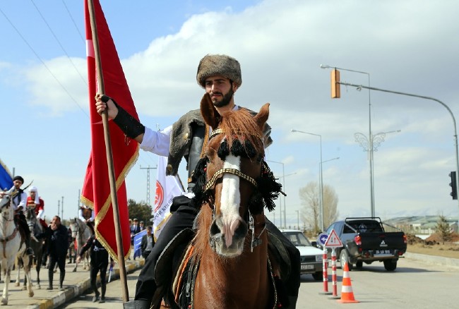 "Diriliş Ertuğrul" ekibine mehteranlı karşılama 2