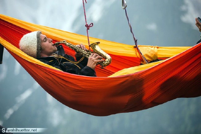 Renkli hamaklarla barışın simgesi 1