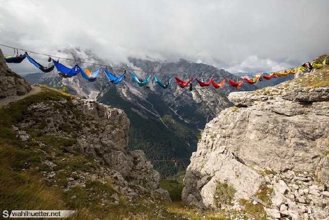 Renkli hamaklarla barışın simgesi 5