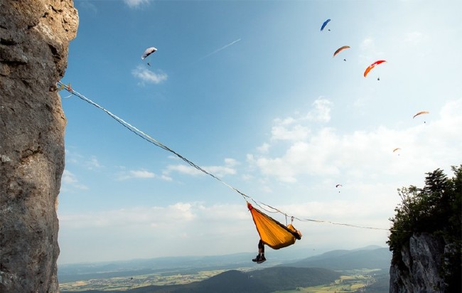 Renkli hamaklarla barışın simgesi 7