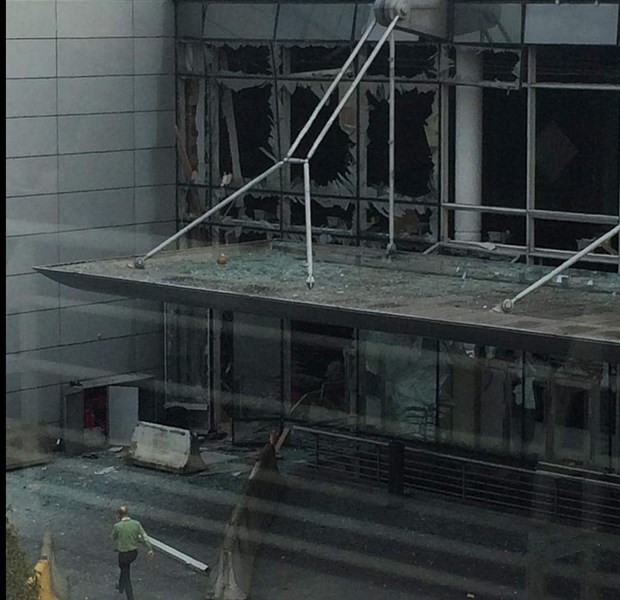 Brüksel'de meydana gelen patlamadan ilk görüntüler 2