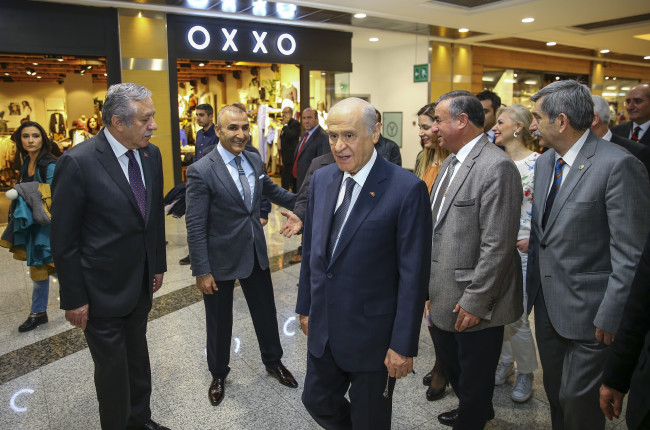 Bahçeli'den AVM ziyareti 12