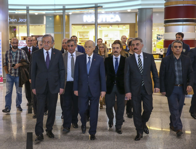 Bahçeli'den AVM ziyareti 15