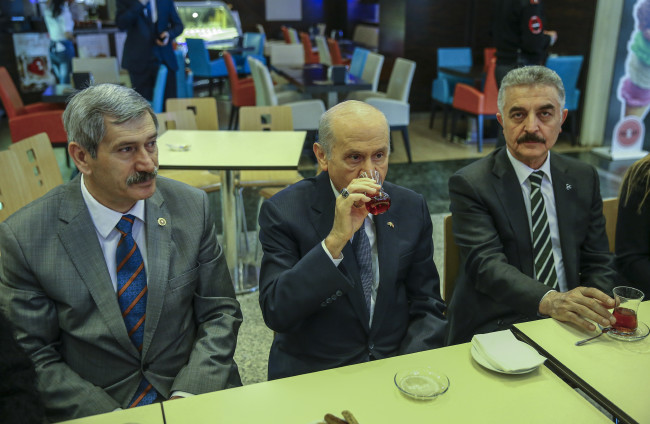 Bahçeli'den AVM ziyareti 3
