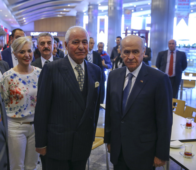 Bahçeli'den AVM ziyareti 5