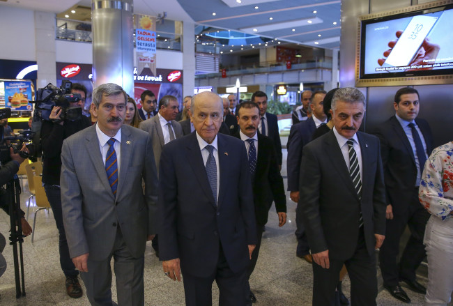 Bahçeli'den AVM ziyareti 9