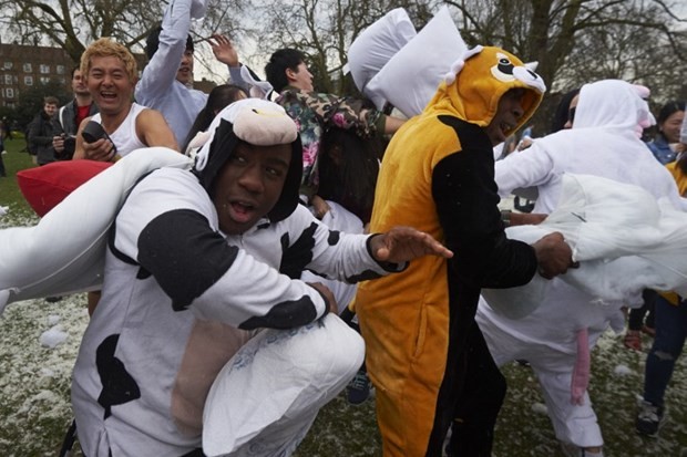 "Dünya Yastık Savaşı Günü" 19